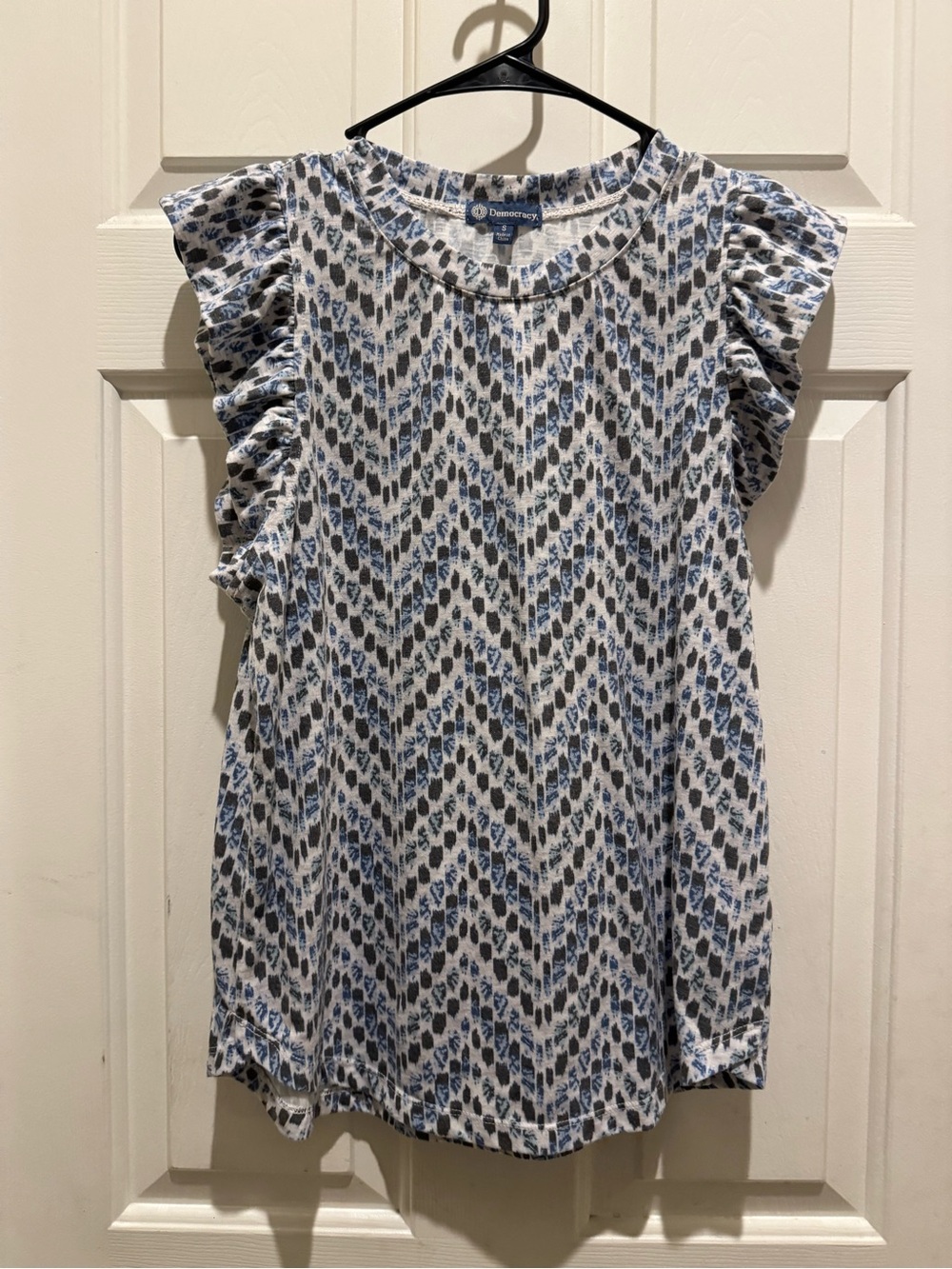 Democracy Top Size Small